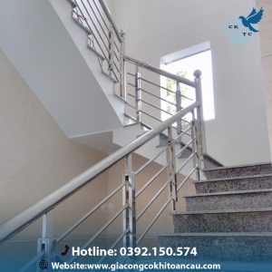 Cầu thang inox CTI32 - Cơ Khí Toàn Cầu