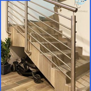 Cầu thang inox CTI14